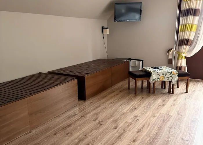 Szklarnia Restauracja I Goscinne Bed & Breakfast 3*