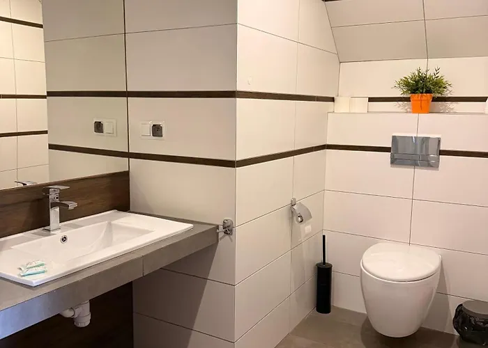 Szklarnia Restauracja I Goscinne Swornegacie