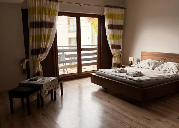 Bed & Breakfast Szklarnia Restauracja I Goscinne Swornegacie